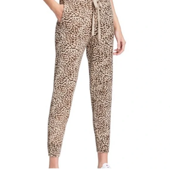 NWT- MONROW Leopard Jogger Sweatpants Cashmere Blend - Picture 2 of 12